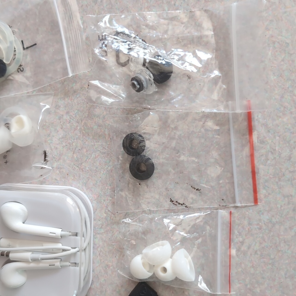 Electronic Items - Picture 13 of 17
